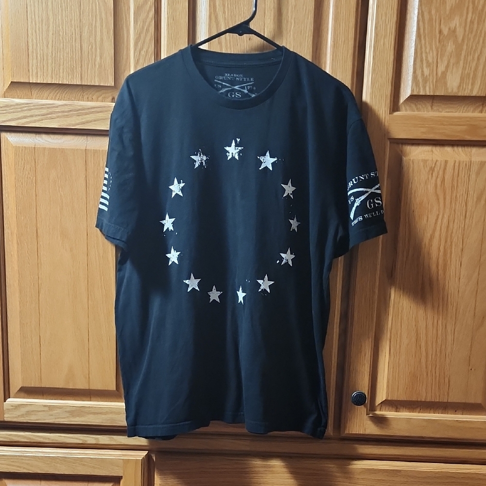 Grunt Style Black T-Shirt with White Star Circle